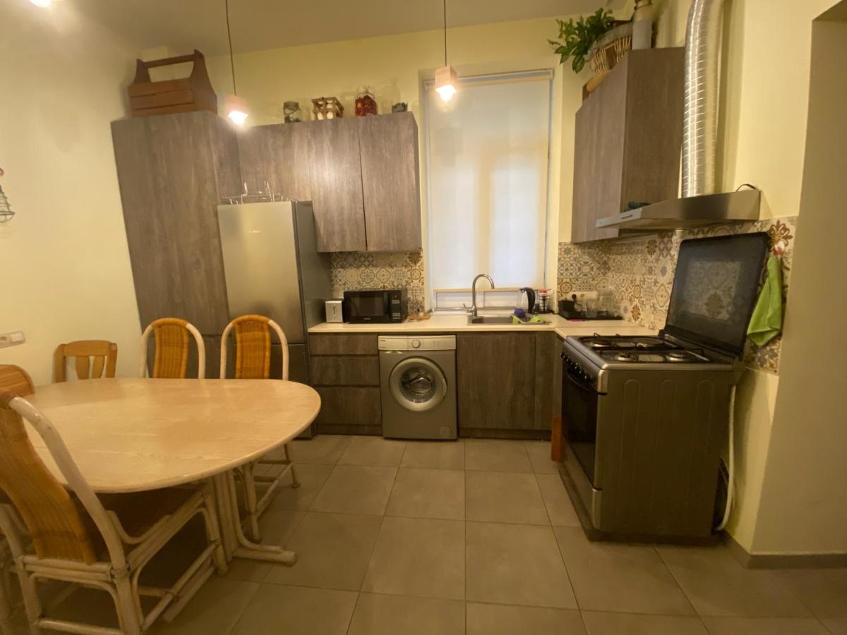 Nice Loft On Uznadze Street 第比利斯 外观 照片
